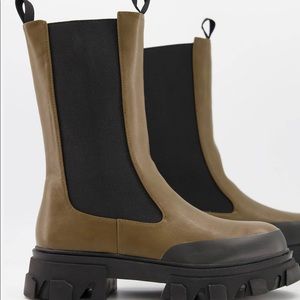 Public Desire Chunky Chelsea boot